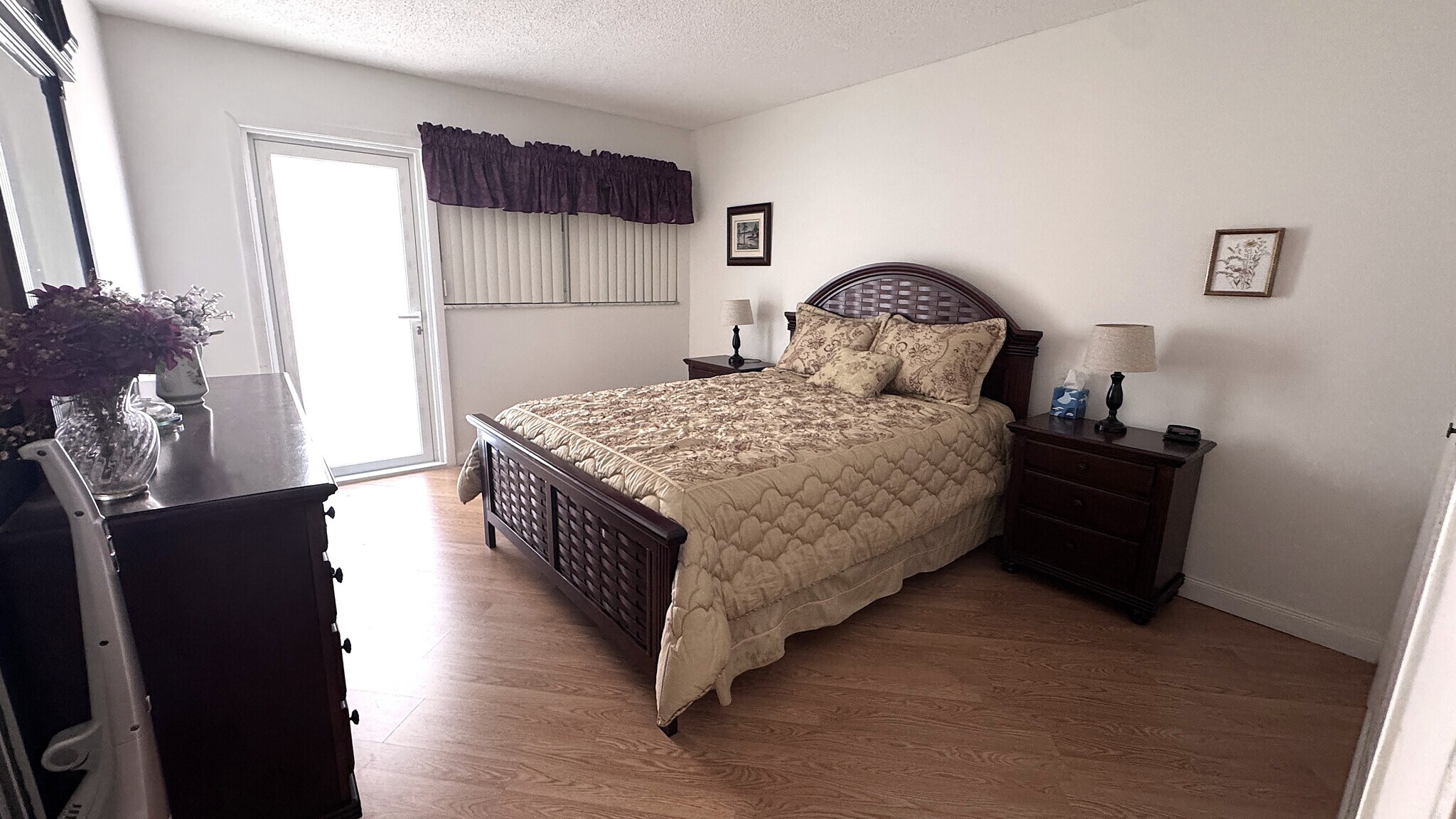 Building Photo - 328 N Ocean Blvd