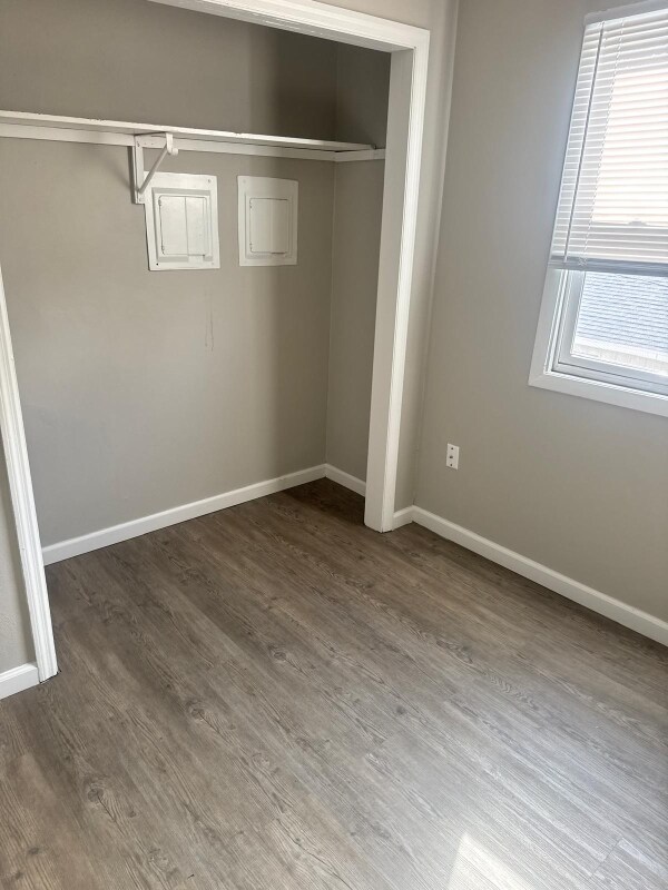 Building Photo - 1328 Juniper Dr