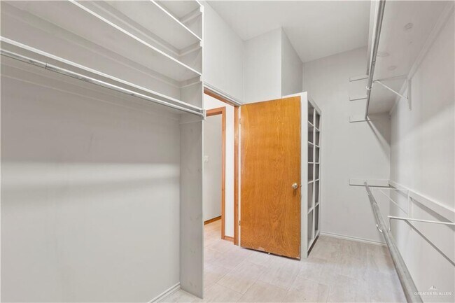 Building Photo - 29 Rio Grande Dr