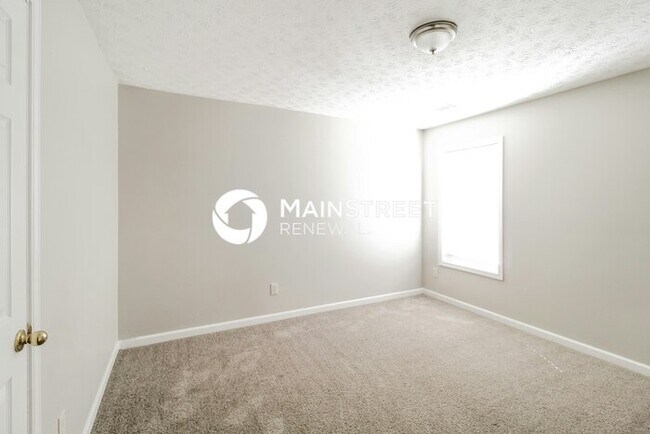Building Photo - 4 Bedroom Pet-Friendly Home in Lithonia, GA with Main Street Renewal