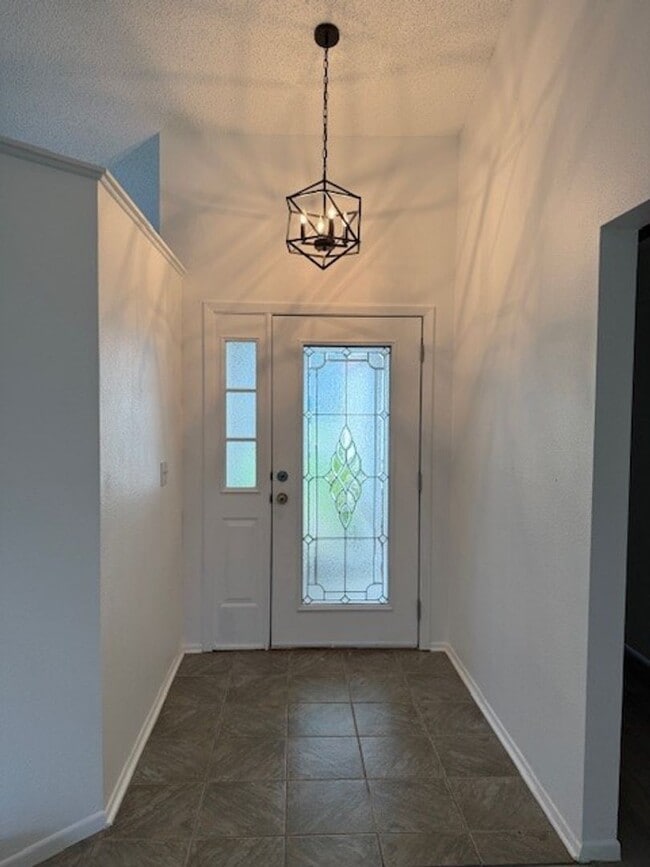 Building Photo - 5922 Phyllis Lou Cir