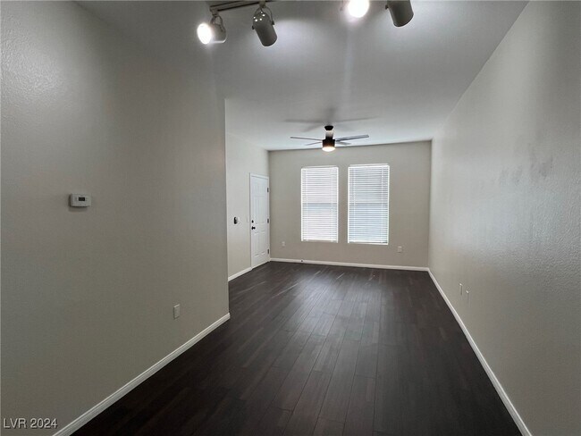 Building Photo - 10550 W Alexander Rd