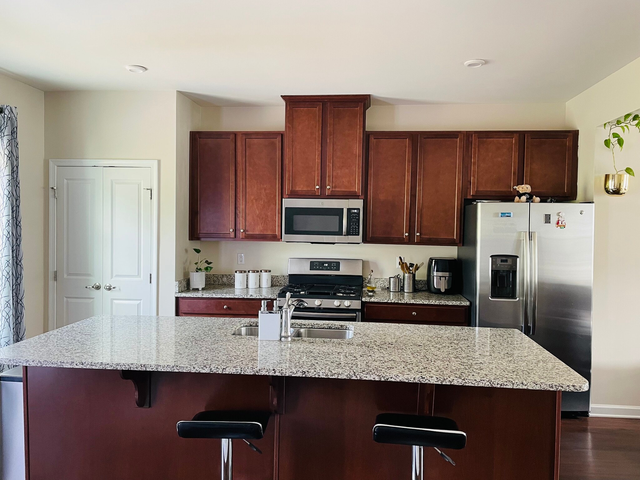 Building Photo - 2046 Elm Tree Ct