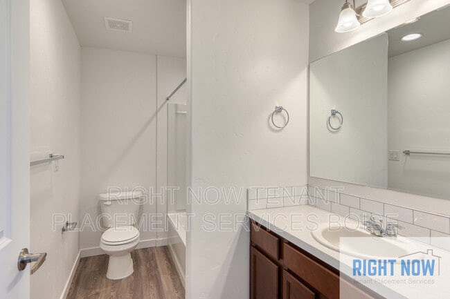 Building Photo - 5505 E Bollo St