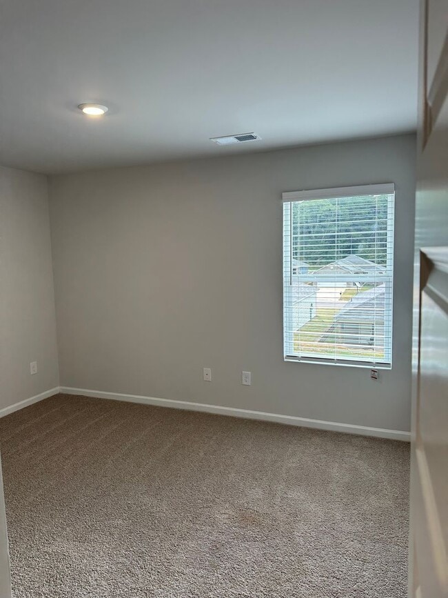 Building Photo - 175 Buckhorn Ln