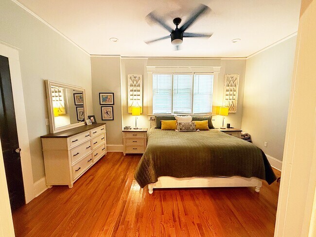 Building Photo - 205 Russell St