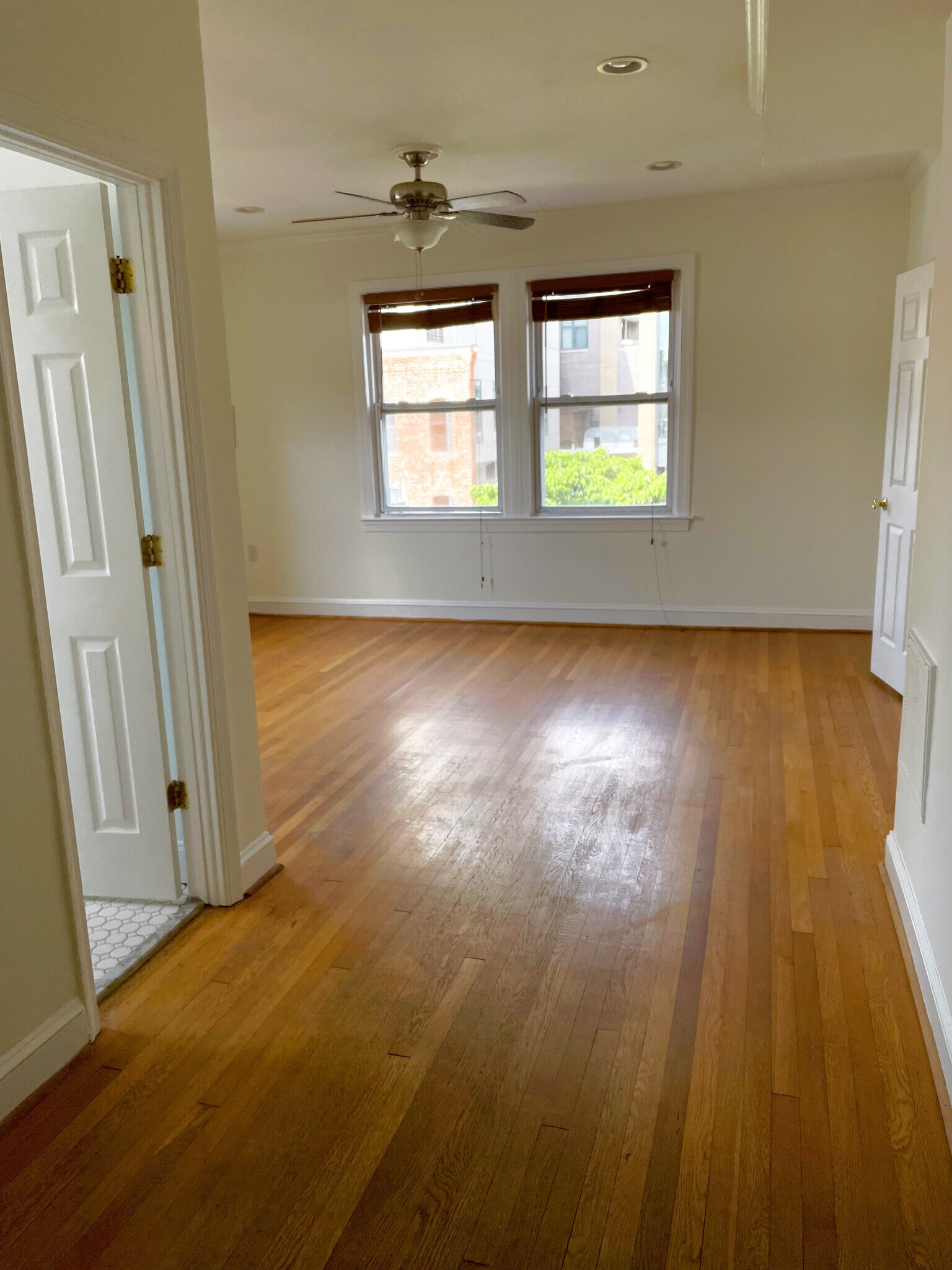 Living room - 803 7th St NE