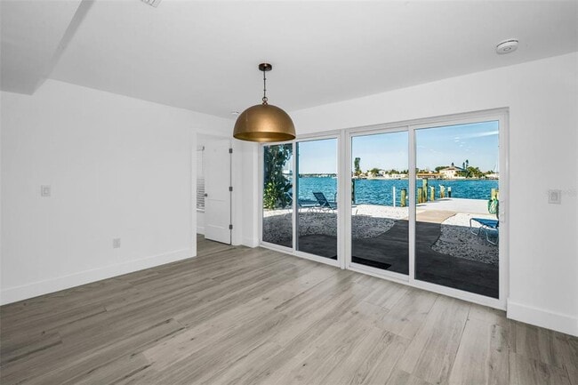 Building Photo - 14125 N Bayshore Dr