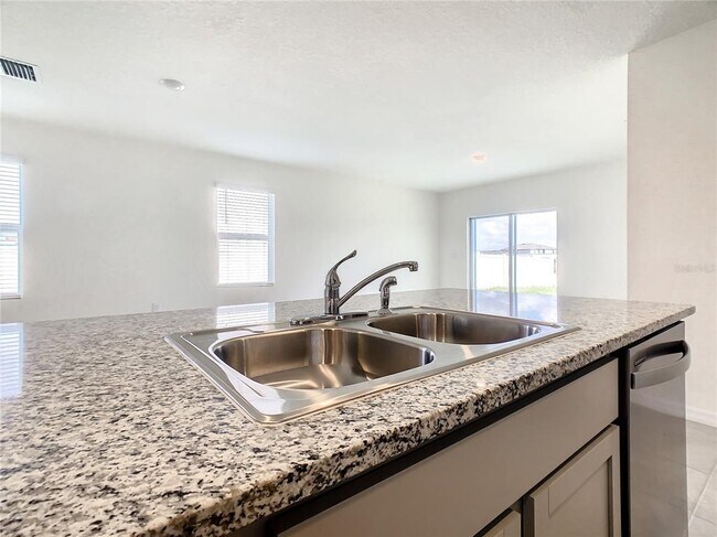 Building Photo - 16506 Mosaic Oar Dr