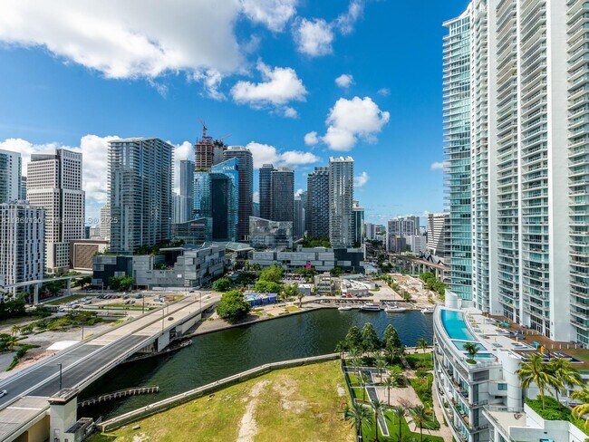 Building Photo - 350 S Miami Ave