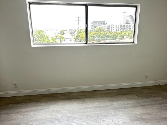 Building Photo - 423 Rexford Dr