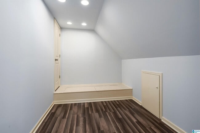 Building Photo - 2217 Chalybe Dr