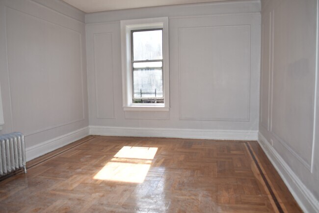 Building Photo - Penthouse One Bedroom