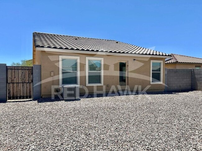 Building Photo - 944 Starview Ave