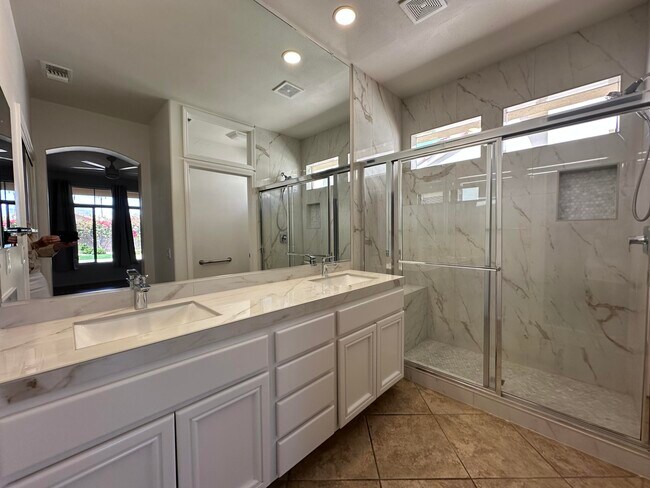 Building Photo - 78284 Rainbow Dr