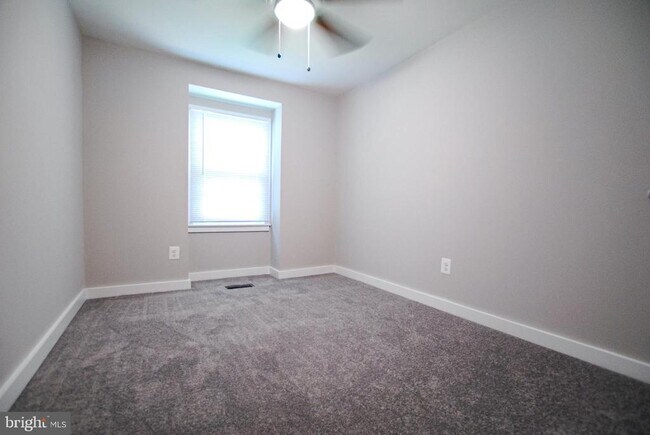 Building Photo - 8512 Hydra Ln