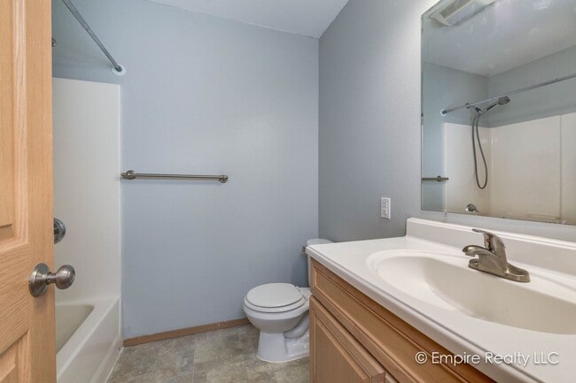 Building Photo - 834 Marquette Loop