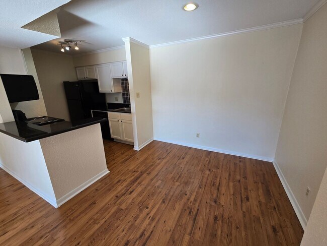 Building Photo - College Station / 2-bed, 2-bath Condo unit...