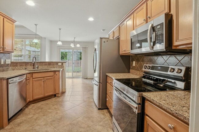 Building Photo - Marvelous 3 Bedroom House In Mill Creek Manor!