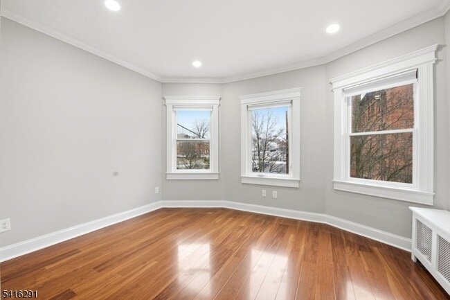 Building Photo - 16 Munn St