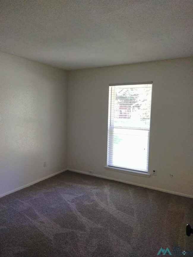 Building Photo - 1408 Colonial Pkwy