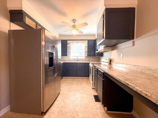 Building Photo - Spacious 3 Bedroom Home with Limited-Time $500 Move-In Special