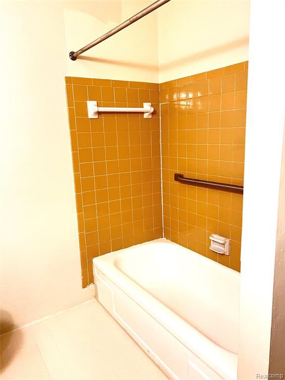 Building Photo - 7538 Manor Cir