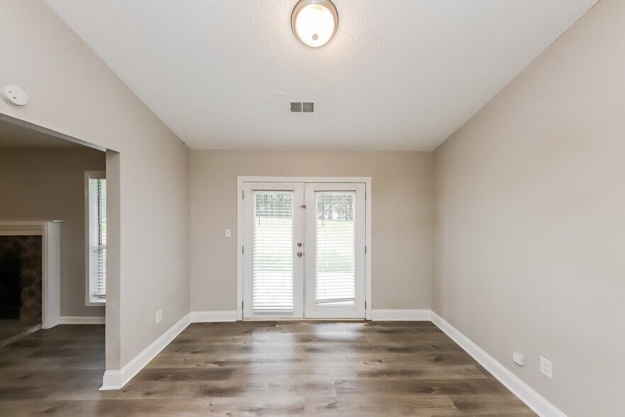 Building Photo - 3901 Old Villa Ct