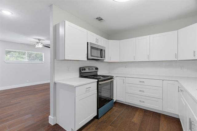 Building Photo - 2204 Dunloe Ave