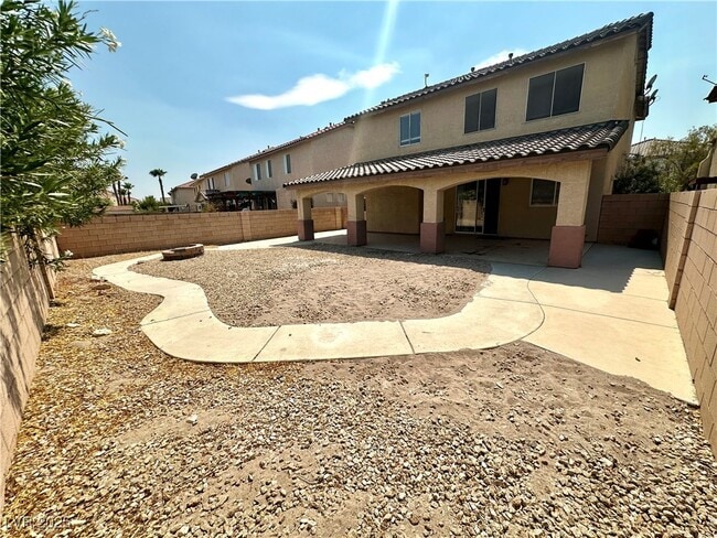 Building Photo - 3012 Jacaranda Dr