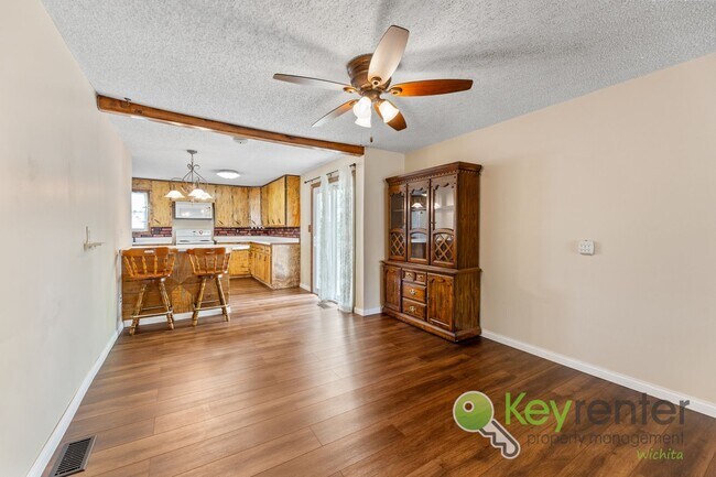 Building Photo - Applicances included! 2 Bedroom 2 Bathroom...