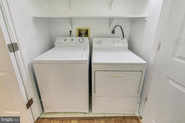 Building Photo - 5 Drumcastle Ct