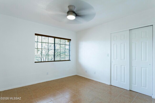 Building Photo - 1081 Paseo Freno