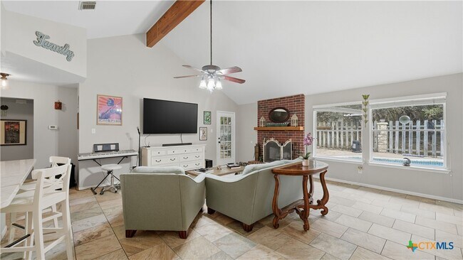 Building Photo - 19 Pebblebrook Ln