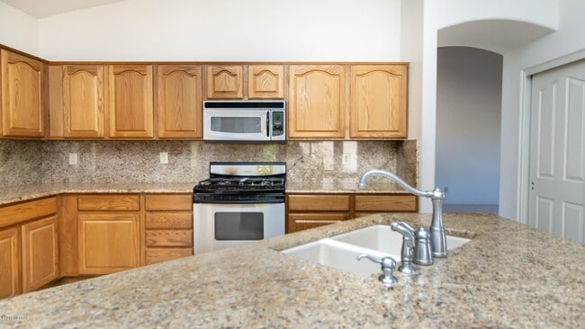 Building Photo - 38006 S Desert Highland Dr