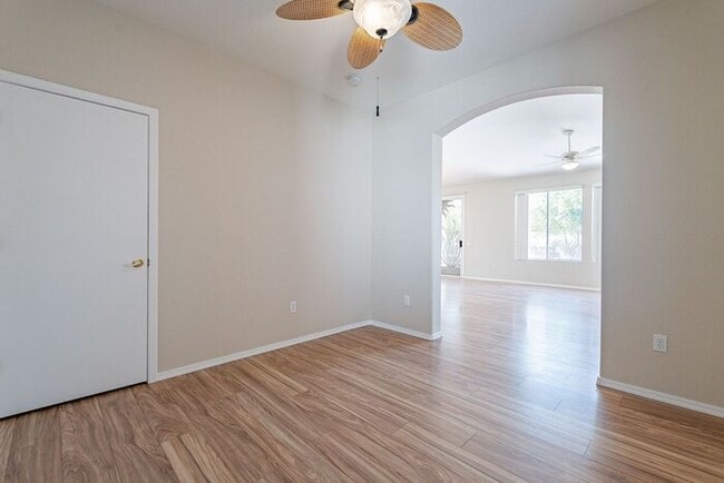 Building Photo - 7602 W Starry Night Ln