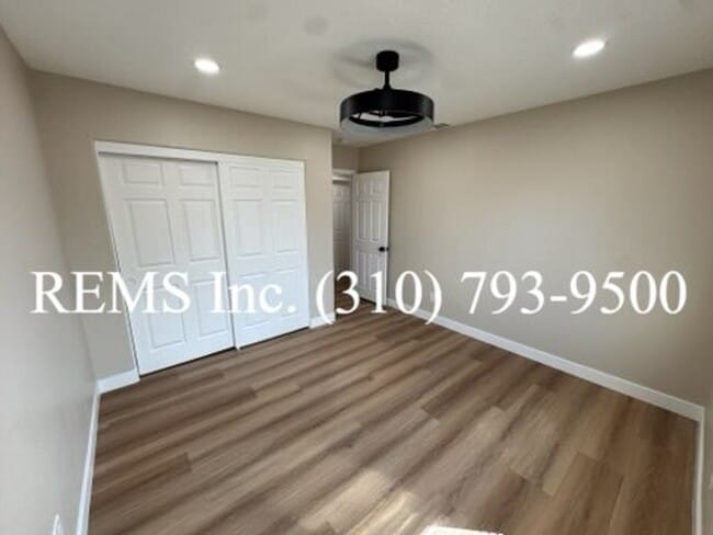 Building Photo - Remodeled Hersperia Front House with Laundry and Parking