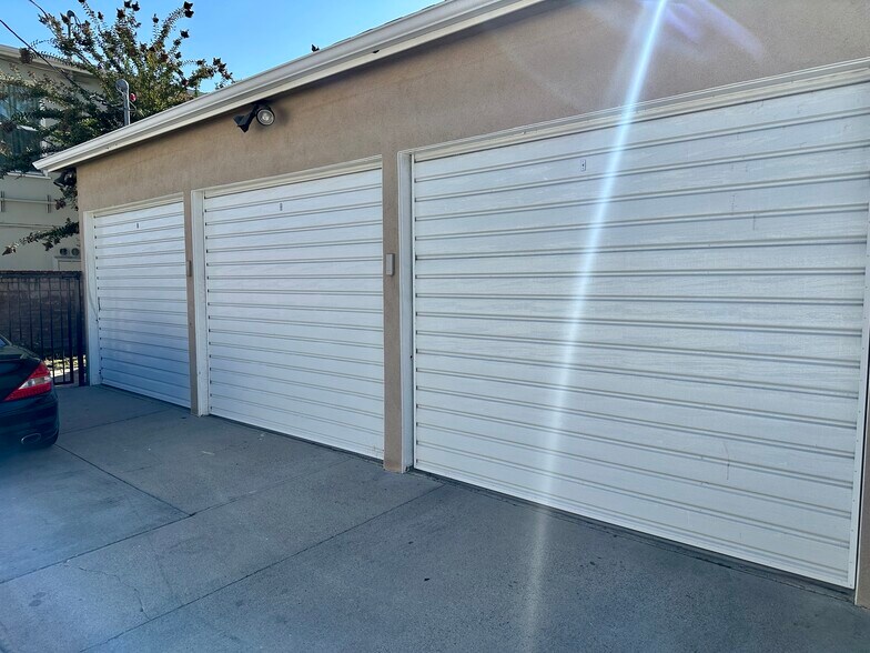 Building Photo - 2666 N Frederic St