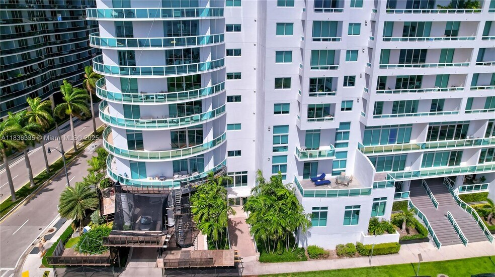 Building Photo - 1800 N Bayshore Dr