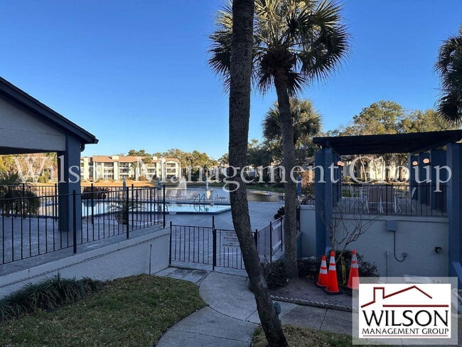 Building Photo - 17 Escondido Cir