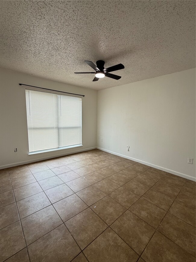 Building Photo - 260 El Dorado Blvd