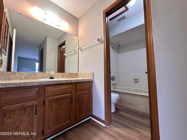 Building Photo - 1114 W Romaine Cir