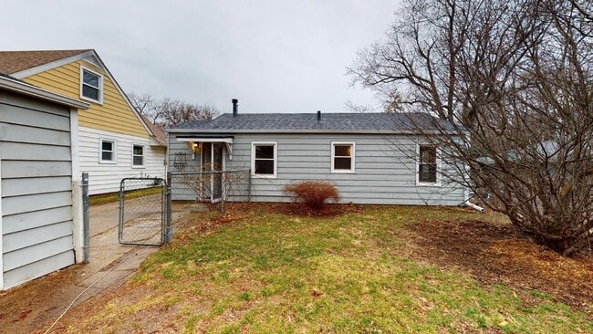 Building Photo - 2 Bed Home in Beaverdale area (Available March 15th)