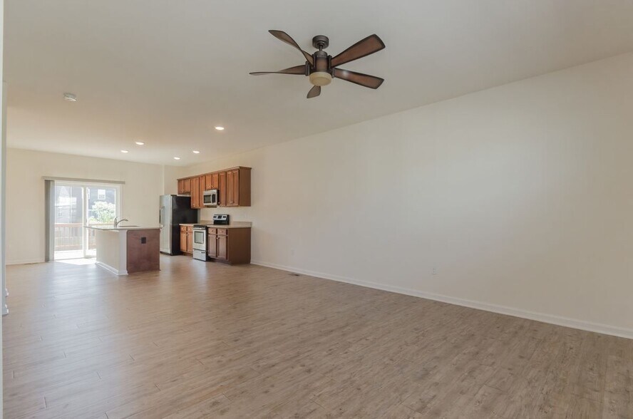 Building Photo - 172 Drexel Ct