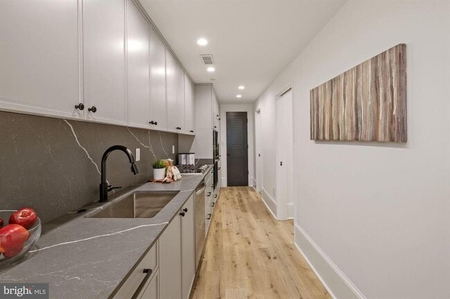 Building Photo - 1979 Biltmore St NW