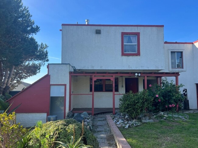 Building Photo - Unique One Bedroom Downstairs Apartment in Downtown Morro Bay - 218 1/2 Dunes-A