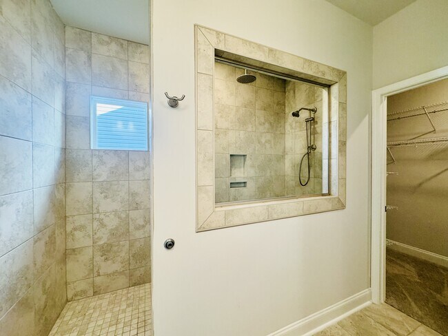 Building Photo - 2422 Capri Ct