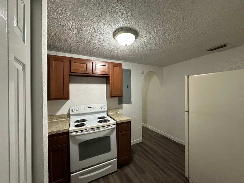 Building Photo - 1629 W 31st St