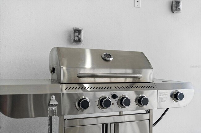 Building Photo - 230 W Pine Valley Ln