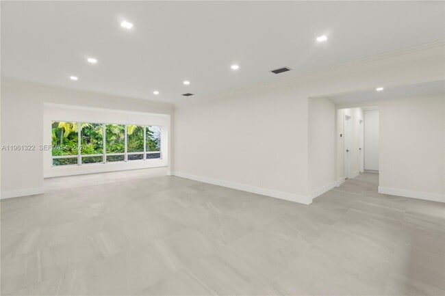 Building Photo - 1261 98th St